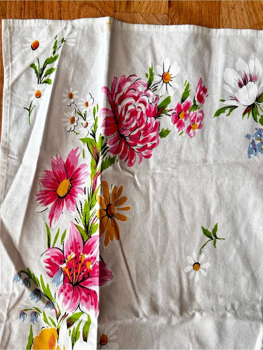 Lu Ray Home Collection Vintage Floral Tea Towel Pink Ruffle Trim 100% Cotton